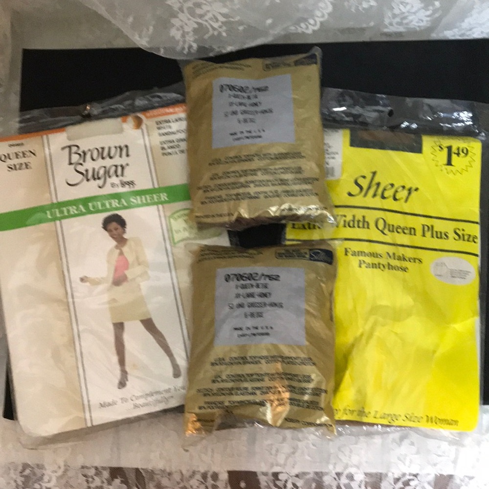 4 pairs of Vintage Pantyhose Queen Size